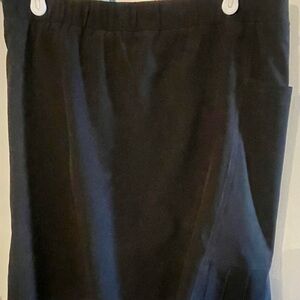 Chico’s black pleated pull on skort